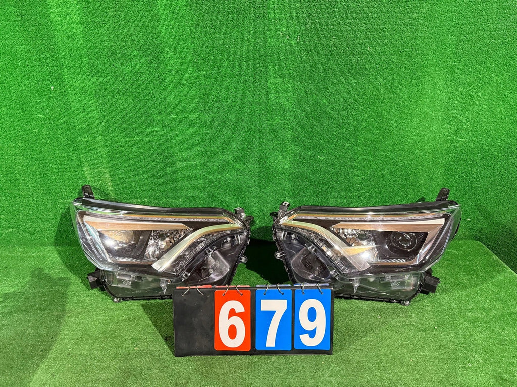 Frontscheinwerfer Toyota CSC24152 Ein Satz Scheinwerfer Headlight SCH6997403640th