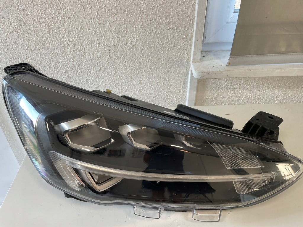 Frontscheinwerfer Ford Focus MX7B-13E014-EB LED Rechts Scheinwerfer Headlight