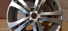 Load image into Gallery viewer, 1x Alufelge 17 Zoll 7.0" 5x114.3 56ET Glanz Silber 52910-2R360 Hyundai I FEL8363557714mr