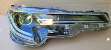 Load image into Gallery viewer, Frontscheinwerfer Toyota Corolla 81110-02S70 Rechts Scheinwerfer Headlight SCH5634917170ec