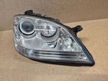 Laden Sie das Bild in den Galerie-Viewer, Frontscheinwerfer Mercedes-Benz W164 A1648201061 Xenon Rechts Headlight SCH1002338993xk