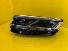 Laden Sie das Bild in den Galerie-Viewer, Frontscheinwerfer VW Touareg 761941081 LED Links Scheinwerfer Headlight
