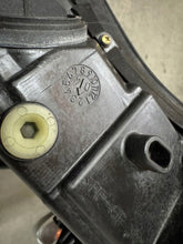 Laden Sie das Bild in den Galerie-Viewer, Frontscheinwerfer Porsche 911 996 99663115704 Links Scheinwerfer Headlight SCH5287410127kg