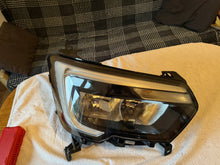 Load image into Gallery viewer, Frontscheinwerfer Renault Master III 260105567R LED Rechts Headlight