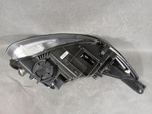 Laden Sie das Bild in den Galerie-Viewer, Frontscheinwerfer Ford Focus BM51-13006-JB Xenon Links Scheinwerfer Headlight SCH5066873873gy
