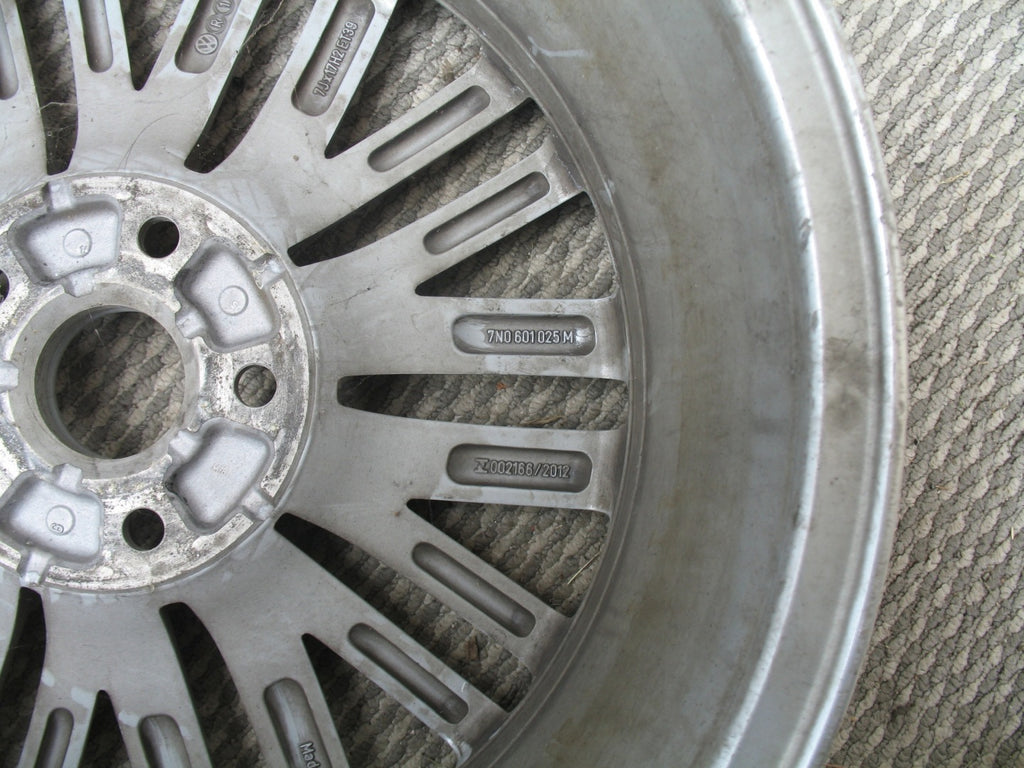 1x Alufelge 17 Zoll 7.0" 5x112 39ET Glanz Silber 7N0601025C VW Rim Wheel FEL9568172772bg