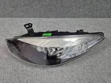 Laden Sie das Bild in den Galerie-Viewer, Frontscheinwerfer Renault Fluence 260606836R Vorderseite Scheinwerfer Headlight SCH8307894035if