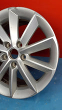 Laden Sie das Bild in den Galerie-Viewer, 1x Alufelge 16 Zoll 7.0&quot; 6x139.7 3V0601025 Skoda Rim Wheel