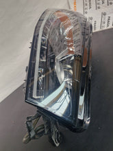 Laden Sie das Bild in den Galerie-Viewer, Frontscheinwerfer Skoda Fabia IV 6VB941016A Rechts Scheinwerfer Headlight SCH9671526325rx
