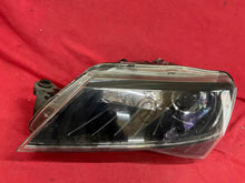 Load image into Gallery viewer, Frontscheinwerfer Skoda Superb III 3V1941015B Xenon Links Scheinwerfer Headlight SCH6309218681bm