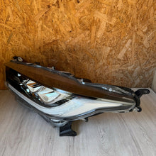 Load image into Gallery viewer, Frontscheinwerfer Toyota Yaris Ein Satz Scheinwerfer Headlight SCH4659101856ij