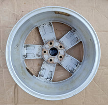 Load image into Gallery viewer, 1x Alufelge 17 Zoll 6.5" 5x112 41ET Glanz Silber 3G0071497B VW I Rim Wheel FEL4430761016lh