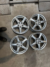 Load image into Gallery viewer, 4x Alufelge 16 Zoll 6.5" 5x114.3 36ET Glanz Silber RC30656 Rim Wheel FEL8824390838dv