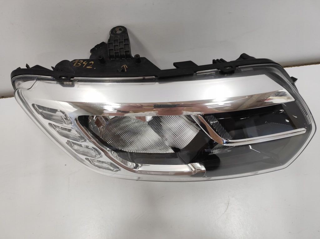 Frontscheinwerfer Dacia Logan Sandero II 260103529R Rechts Headlight