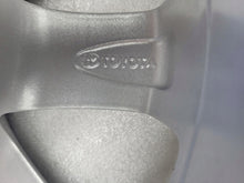 Laden Sie das Bild in den Galerie-Viewer, 1x Alufelge 14 Zoll 4.5" 4x100 39ET Glanz Silber PZ40698674ZC Toyota Aygo FEL6318512973wk