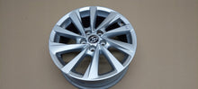 Laden Sie das Bild in den Galerie-Viewer, 1x Alufelge 17 Zoll 7.5&quot; 5x114.3 45ET Toyota Camry Rim Wheel