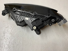 Laden Sie das Bild in den Galerie-Viewer, Frontscheinwerfer Skoda Superb III 3V1941016C Full LED Rechts Headlight