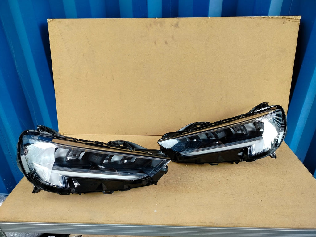 Frontscheinwerfer Opel Insignia B 39136825 39136826 LED Rechts oder Links