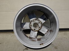 Load image into Gallery viewer, 1x Alufelge 16 Zoll 6.5" 5x112 44ET Glanz Silber 5C0071496 VW Beetle Rim Wheel FEL6509213402sg