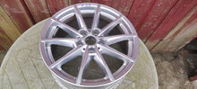 Laden Sie das Bild in den Galerie-Viewer, 1x Alufelge 17 Zoll 7.5" 5x112 30ET Glanz Silber 6896762 BMW G30 4 G22 3 G20 G26 FEL3069537562bc