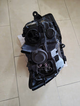 Laden Sie das Bild in den Galerie-Viewer, Frontscheinwerfer VW Transporter 046708 Links Scheinwerfer Headlight SCH2051352430tl