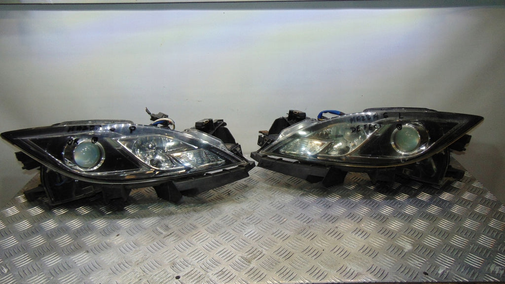 Frontscheinwerfer Mazda II Xenon Ein Stück (Rechts oder Links) Headlight