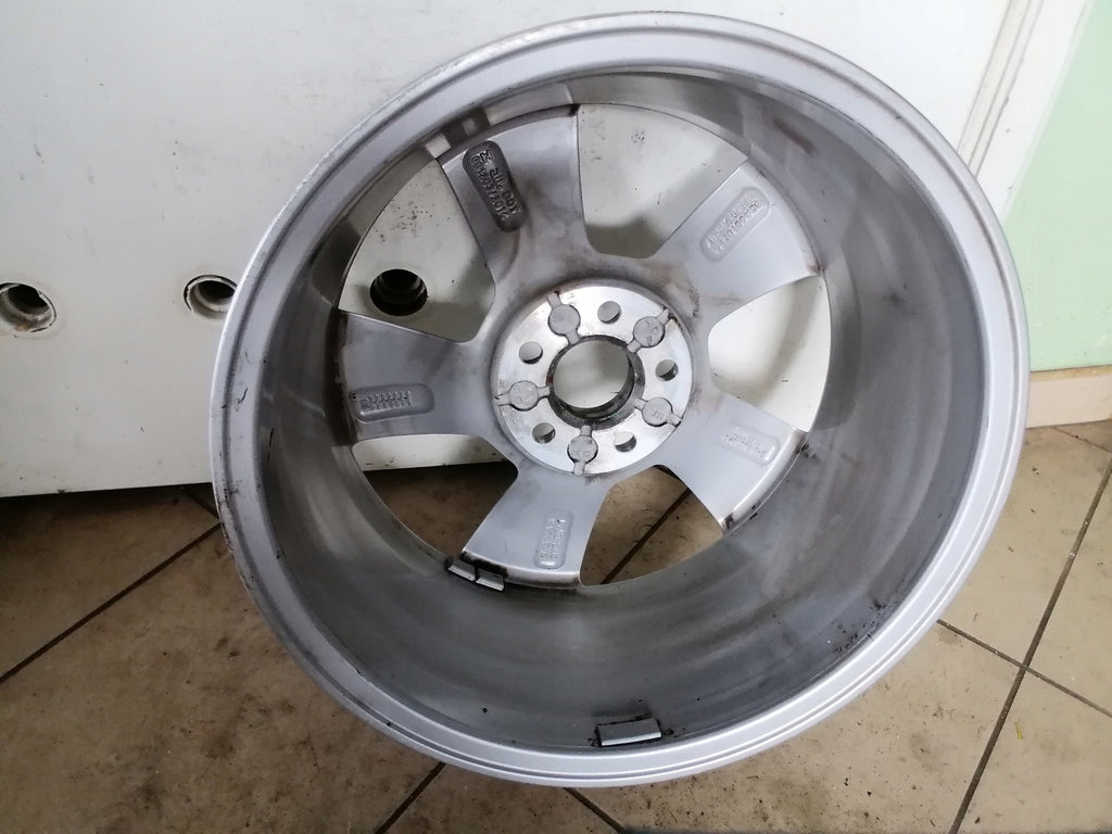 1x Alufelge 16 Zoll 6.5" 5x100 40ET Glanz Silber 82A601025A Audi A1 Rim Wheel