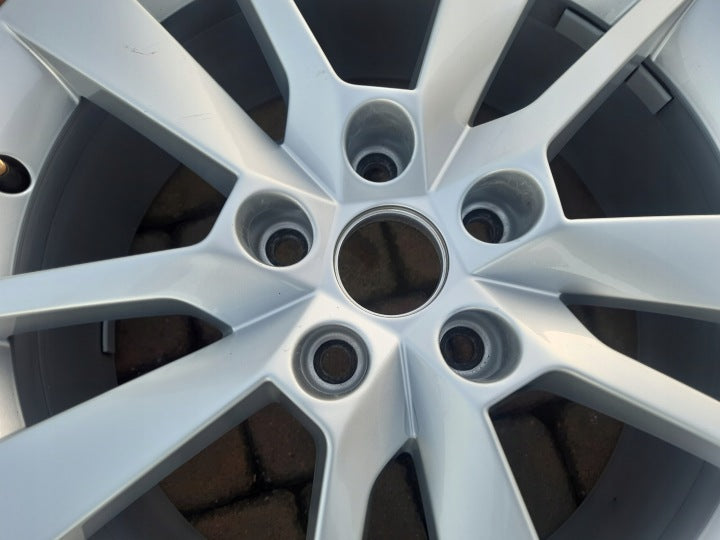 1x Alufelge 17 Zoll 7.0" 5x112 49ET 5E0601025BC Skoda Octavia Rim Wheel FEL9424456111fm