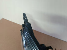 Load image into Gallery viewer, Frontscheinwerfer Hyundai I20 92102-4P500 Rechts Scheinwerfer Headlight SCH4867142715ti