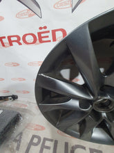 Load image into Gallery viewer, 1x Alufelge 18 Zoll 7.5" 5x108 50ET Glanz Silber 9809687377 Mazda 3008 Rim Wheel FEL2880733597pe