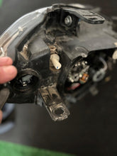 Load image into Gallery viewer, Frontscheinwerfer BMW E88 E87 90004813 Xenon Ein Stück (Rechts oder Links) SCH4278247359fg