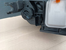 Laden Sie das Bild in den Galerie-Viewer, Frontscheinwerfer Peugeot 406 Coupe Links Scheinwerfer Headlight SCH2189074397js