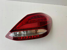 Laden Sie das Bild in den Galerie-Viewer, Rückleuchte Mercedes-Benz A2058200264 Rechts Rearlight