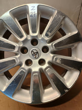 Laden Sie das Bild in den Galerie-Viewer, 1x Alufelge 18 Zoll 7.0" 5x114.3 35ET Glanz Silber Toyota Sienna Rim Wheel FEL2780688140fm