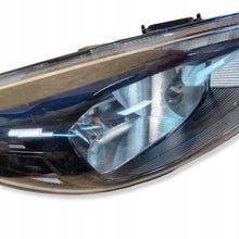Laden Sie das Bild in den Galerie-Viewer, Frontscheinwerfer Ford Focus AZF2931 Rechts Scheinwerfer Headlight SCH1290900270cb