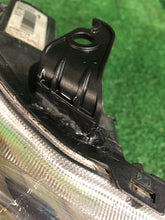 Laden Sie das Bild in den Galerie-Viewer, Frontscheinwerfer Toyota Auris 81110-02E21 LED Rechts Scheinwerfer Headlight