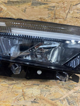 Laden Sie das Bild in den Galerie-Viewer, Frontscheinwerfer Dacia Sandero III Logan 260102152R Rechts Headlight SCH5074920698xy