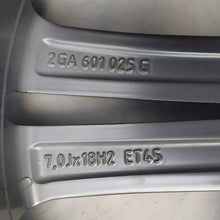 Load image into Gallery viewer, 1x Alufelge 18 Zoll 7.0" 5x112 45ET Glanz Grau 2GA601025G VW T-Roc Troc FEL8541156810dn