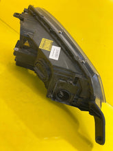 Laden Sie das Bild in den Galerie-Viewer, Frontscheinwerfer Skoda Yeti 5L1941015C Xenon Links Scheinwerfer Headlight