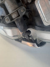 Load image into Gallery viewer, Frontscheinwerfer Skoda Superb 3T1941015E Links Scheinwerfer Headlight SCH3536380396zu