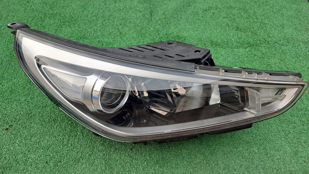 Frontscheinwerfer Hyundai I30 III 92102-G4020 Rechts Scheinwerfer Headlight