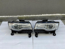 Laden Sie das Bild in den Galerie-Viewer, Frontscheinwerfer Jeep Grand Cherokee Wk2 68144709AE Rechts oder Links SCH9252837544bv