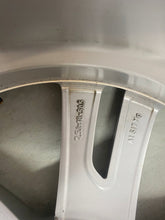 Laden Sie das Bild in den Galerie-Viewer, 1x Alufelge 18 Zoll 7.5&quot; 5x108 50ET Glanz Silber 31362866 Volvo Xc60 Ii