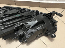 Laden Sie das Bild in den Galerie-Viewer, Frontscheinwerfer Skoda Octavia IV 5E4941016B Full LED Rechts Headlight SCH2977922998ak