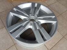 Laden Sie das Bild in den Galerie-Viewer, 1x Alufelge 20 Zoll 8.5" 5x112 60ET Glanz Silber A2514014002 Mercedes-Benz W251 FEL9182706332lx
