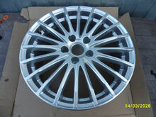 Laden Sie das Bild in den Galerie-Viewer, 1x Alufelge 17 Zoll 7.5" 5x112 35ET Glanz Silber KBA49634 Rim Wheel FEL8520130687af