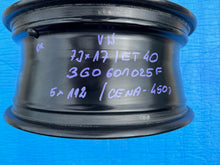 Laden Sie das Bild in den Galerie-Viewer, 1x Alufelge 17 Zoll 7.0" 5x112 40ET 3GO601025F VW Rim Wheel FEL1596400813tw