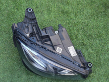 Laden Sie das Bild in den Galerie-Viewer, Frontscheinwerfer Mercedes-Benz W213 A2139067606KZ LED Rechts Headlight SCH6276674275pj