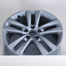 Load image into Gallery viewer, 1x Alufelge 17 Zoll 7.0&quot; 5x112 47ET Glanz Silber 3C5071497 VW Passat Rim Wheel