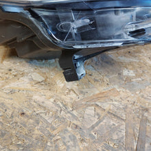 Laden Sie das Bild in den Galerie-Viewer, Frontscheinwerfer Peugeot 2008 I 9814739580 0520160228 Rechts Headlight SCH4761336769wq